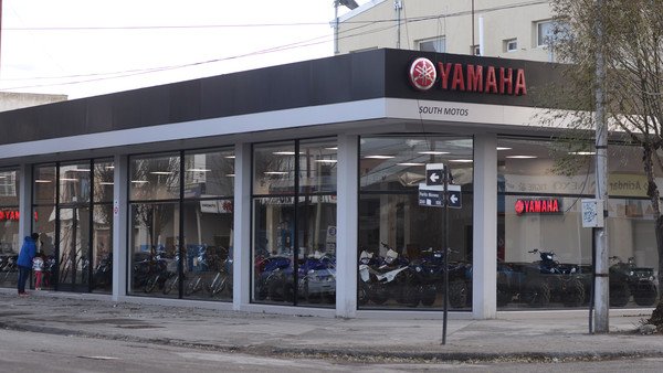 El ex yerno de Lázaro Báez y su misterioso local de motos de alta gama