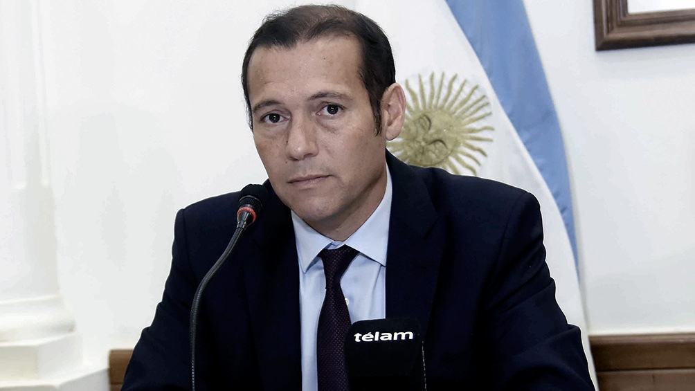 El gobernador Omar Gutiérrez afirmó que se vive "un momento muy difícil, muy complejo, muy triste".
