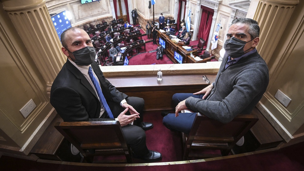 Martín Guzmán en el senado en la sesion de la Ley de Impuesto a Ganancias para empresas. 