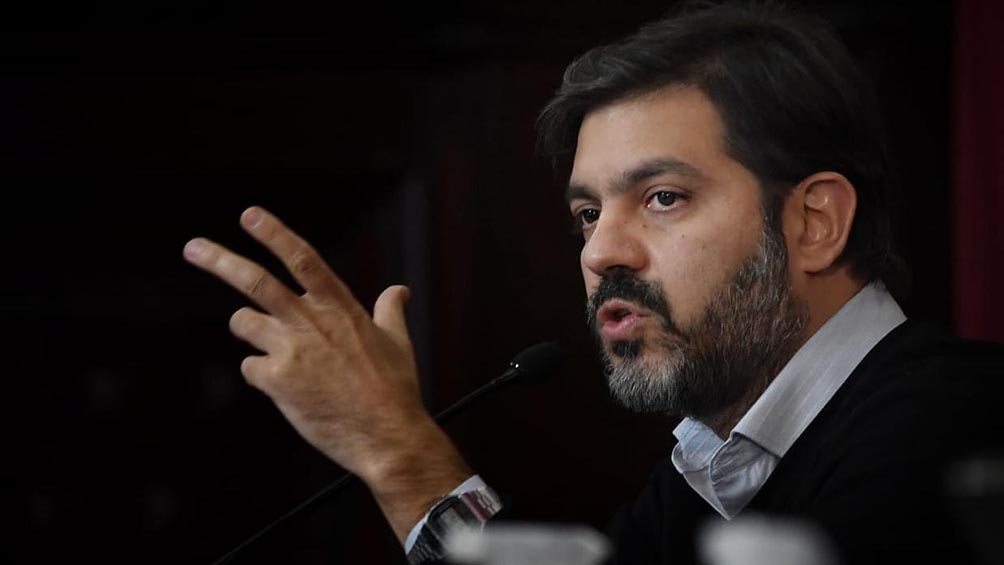 "Hay que seguir cuidando a la gente con las medidas del gobierno nacional, adoptadas por la provincia y adaptadas a nuestro esquema de fases", dijo Bianco.