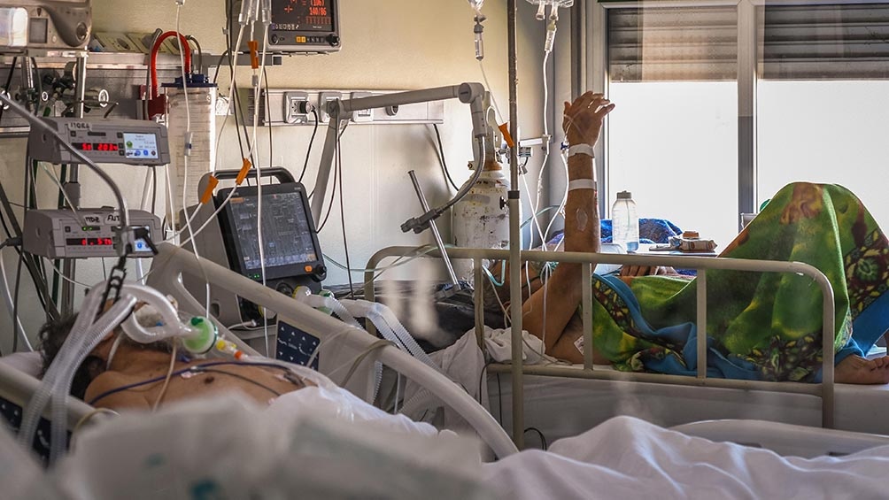 En Corrientes, 66 pacientes permanecen internados en la UTI del hospital de campaña Escuela Hogar, donde se concentran los casos de coronavirus.