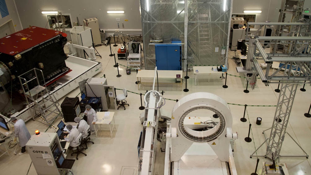 La OCDE enfatizó que "acelerar el proceso de vacunación ayudaría a limitar los retrocesos"