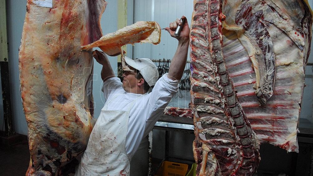 La Aduana denunció en su momento "a 19 exportadores de carne que decían exportar huesos", recordó Traverso.
