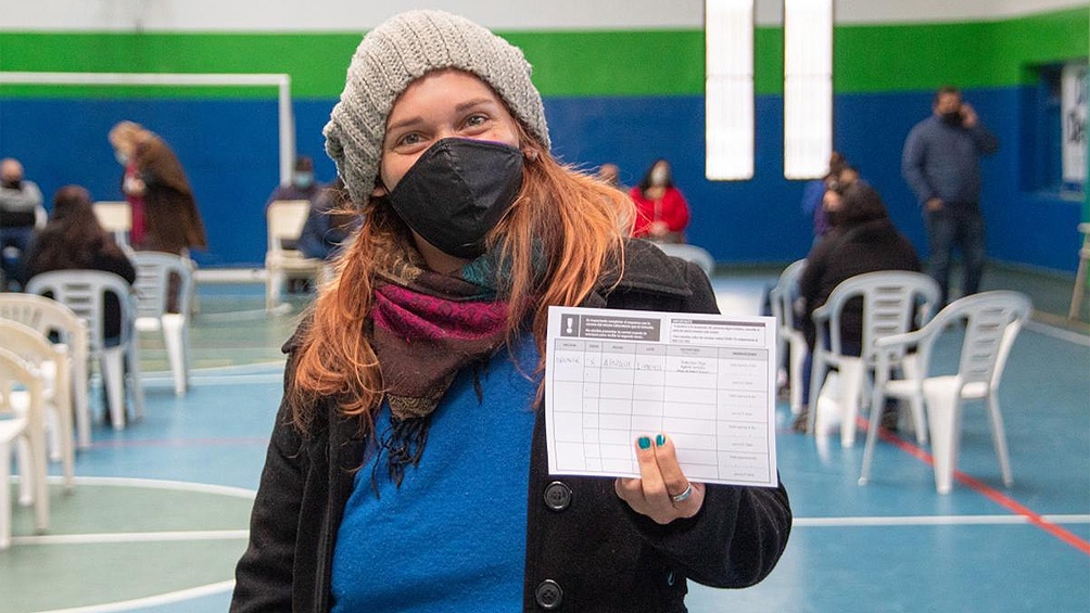 La campaña de inmunización contra el coronavirus que realiza el gobierno nacional volvió a superar este jueves el récord de vacunaciones diarias.