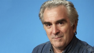 Alejandro Tarruella, el autor, es escritor y periodista.