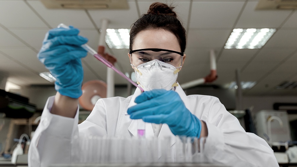 La bioinformática permitió demostrar que el coronavirus surgió naturalmente y no fue creado en un laboratorio.