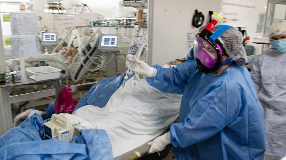 La cartera sanitaria indicó que son 7.969 los internados con coronavirus en unidades de terapia intensiva