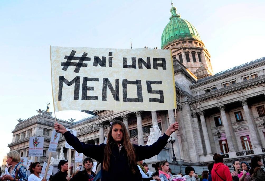En abril, mes en que hubo menor cantidad de solicitudes de patrocinio, se registró la mayor cantidad de femicidios (27).