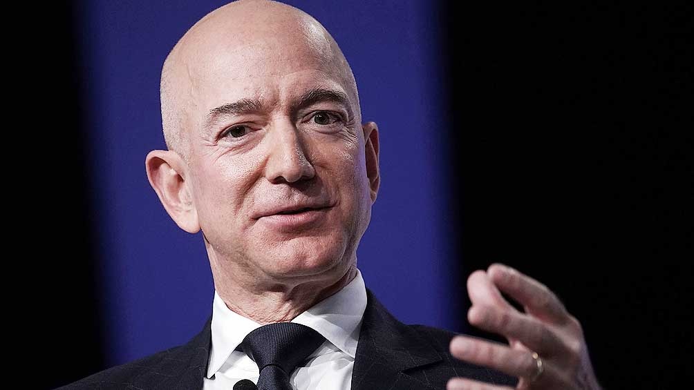 Bezos dijo que con su hermano Mark irán a bordo del New Shepard en un viaje de 10 minutos.