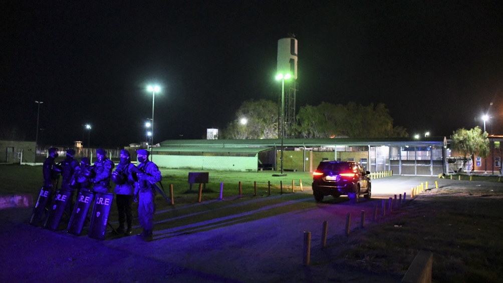 La búsqueda se intensificó y "hay operativos cerrojo en el Departamento Rosario y alerta en toda la provincia".