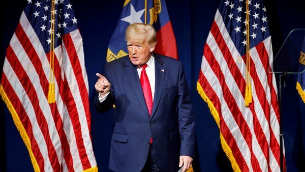 Reapareció Donald Trump y advirtió: “Vamos a recuperar la Casa Blanca y antes de lo que crees”