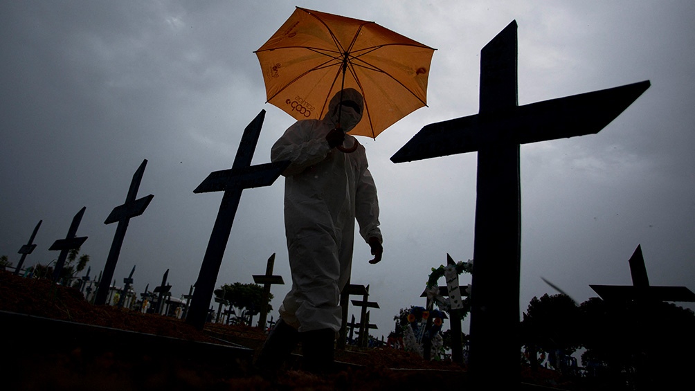 El colapso en los cementerios de Brasil generó alarma en la región y el mundo. 