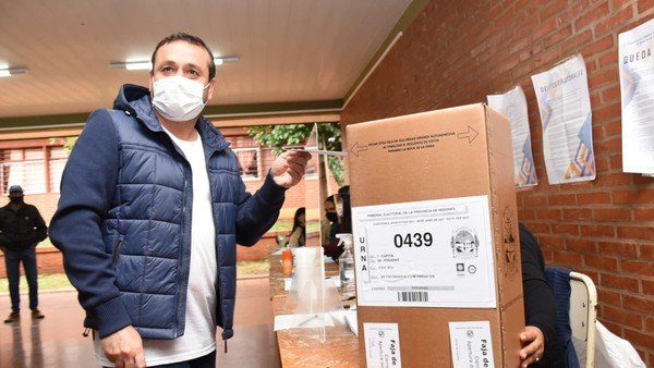 Votar en pandemia: barbijos, alcohol en gel y nuevos sobres en la elección de Misiones