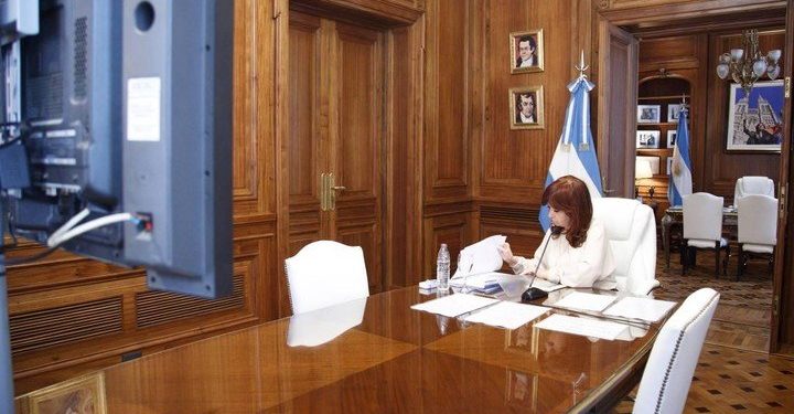 La invitación del kirchnerismo que el Presidente ve como una trampa, la traba para cerrar las listas del oficialismo