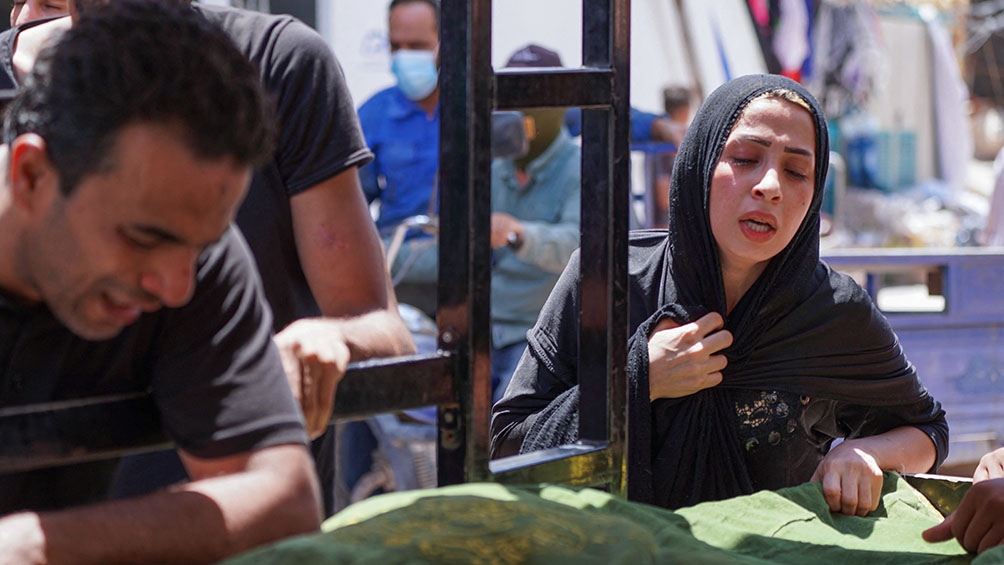 La tragedia generó una ola de indignación y cientos de personas se congregaron frente al hospital en Nasiriya.