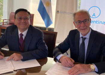 Argentina alcanzó un acuerdo para vender lácteos y maquinaria agrícola a México