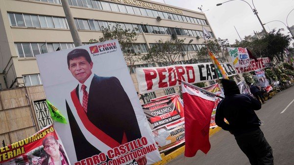 Balotaje en Perú: la Justicia Electoral espera proclamar como presidente a Pedro Castillo durante la próxima semana