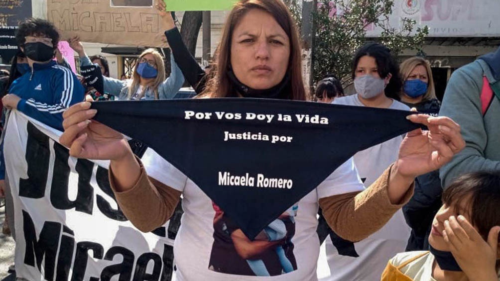 Familiares y allegados de Micaela Romero piden justicia por la mujer de 23 años y que tenía un año de antigüedad en la fuerza.