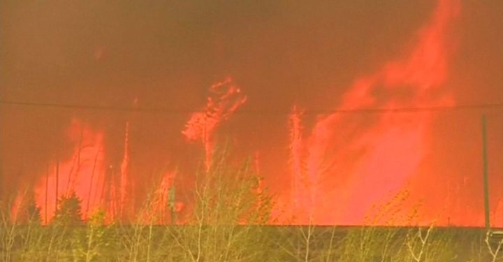 Declaran la emergencia por los incendios en el oeste de Canadá
