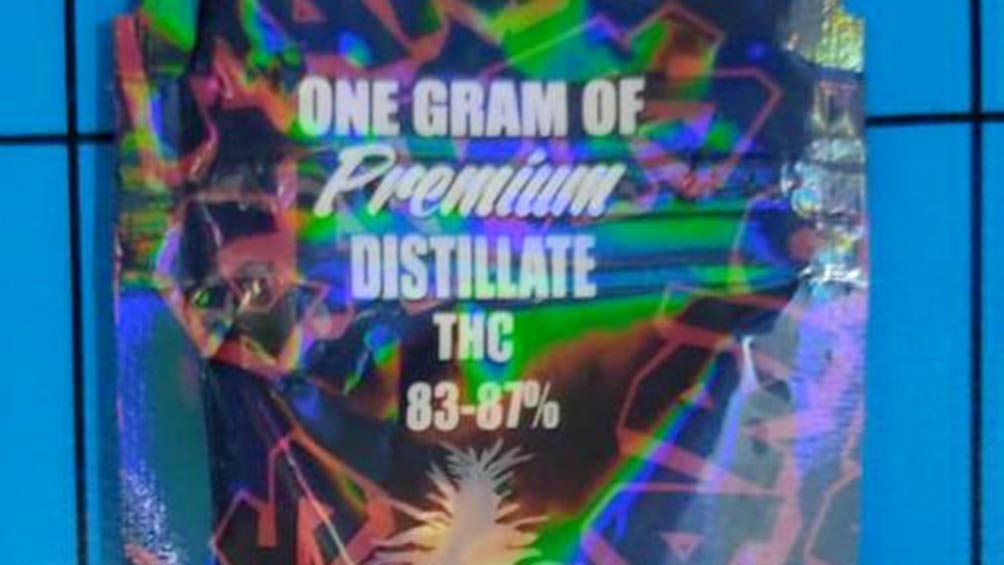 Uno de los envases tenía impresa, en ingles, la leyenda: “Un gramo de THC premium destilado 83-87%”.