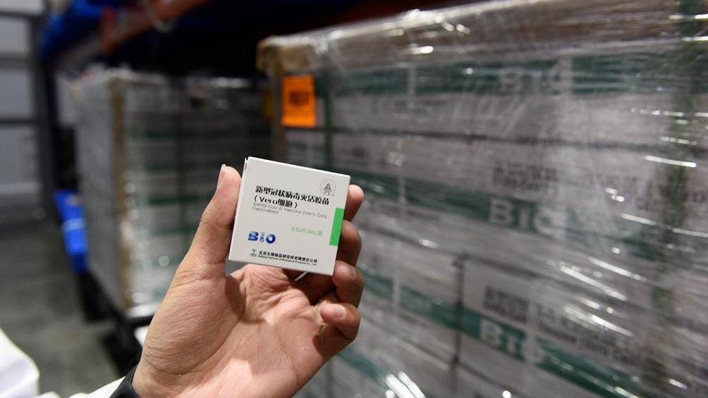 La investigación arrojó que las personas de 20 a 39 años presentaron tasas de seroconversión (títulos de anticuerpos) muy elevadas (98,9%).