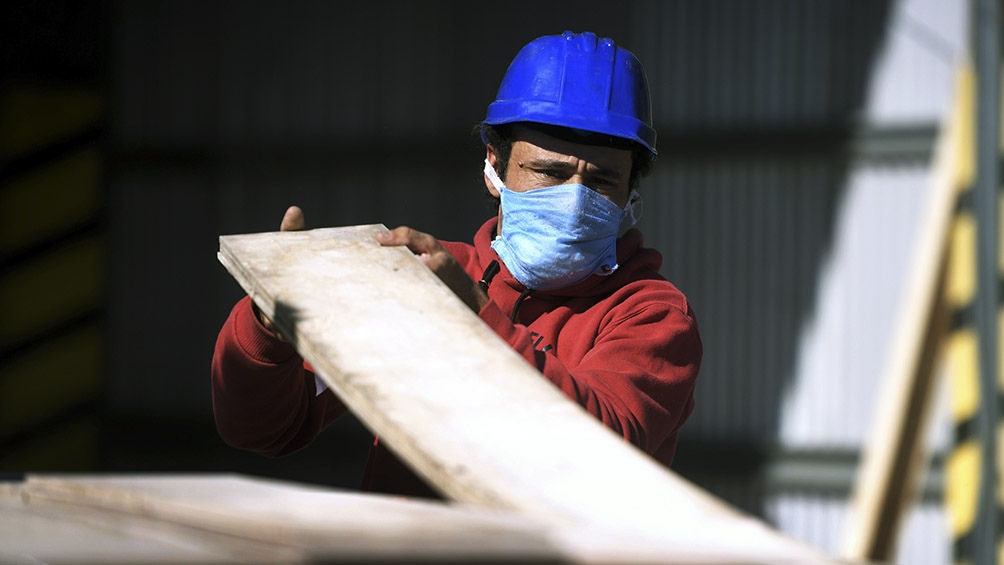 El empleo asalariado registrado en la industria aumentó en abril un 2,9% interanual, y un 0,5% respecto a marzo.