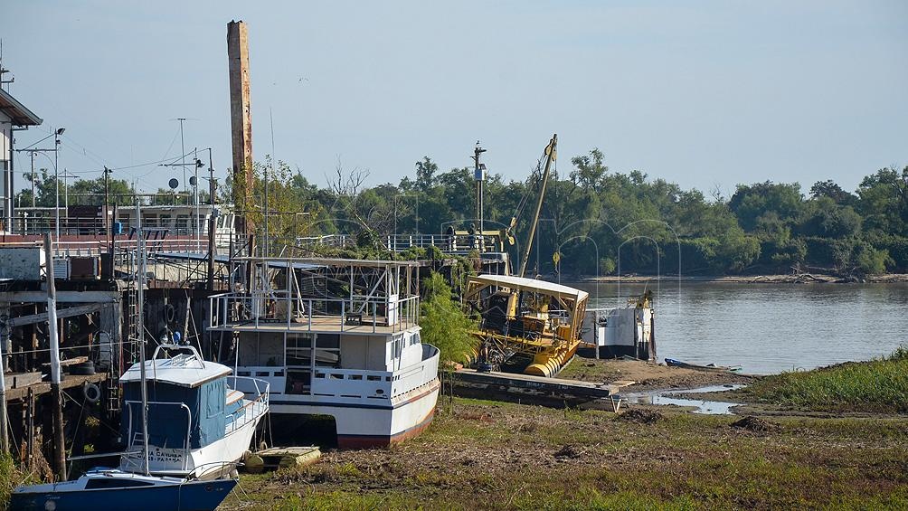 La bajante "impactó fuertemente en acopiadores, fileteadores, transportistas y más de 3.000 familias de pescadores".