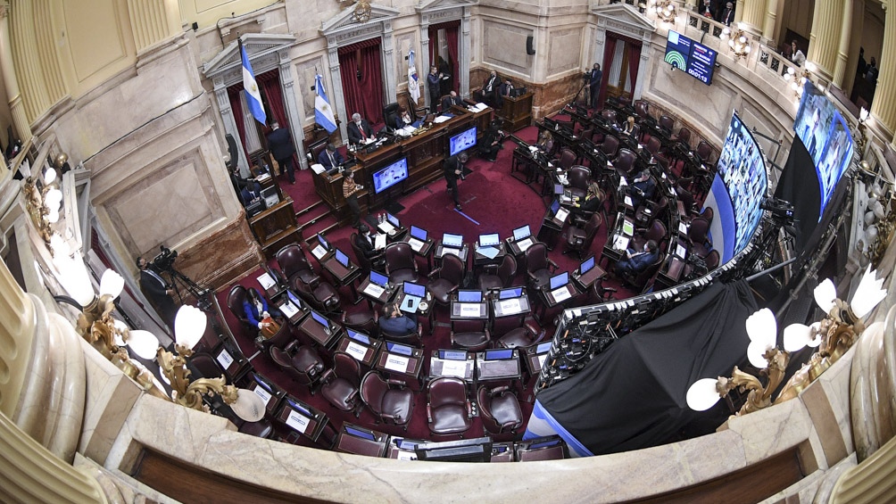 El proyecto establece que en el caso del combustible elaborado a base de caña de azúcar, los volúmenes deberán ser del 6 por ciento de la mezcla mínima obligatoria.