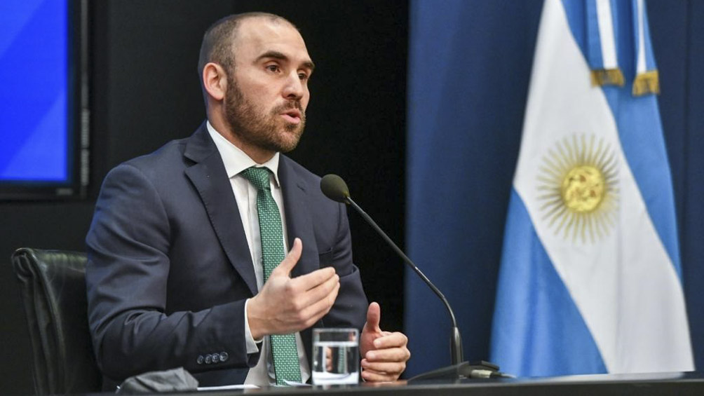 Guzmán viaja a Italia para una reunión de ministros de hacienda y negociaciones con el FMI