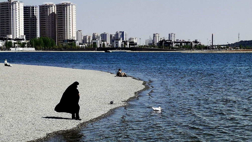 Irán tiene dificultades para importar vacunas contra el coronavirus para sus 83 millones de habitantes.