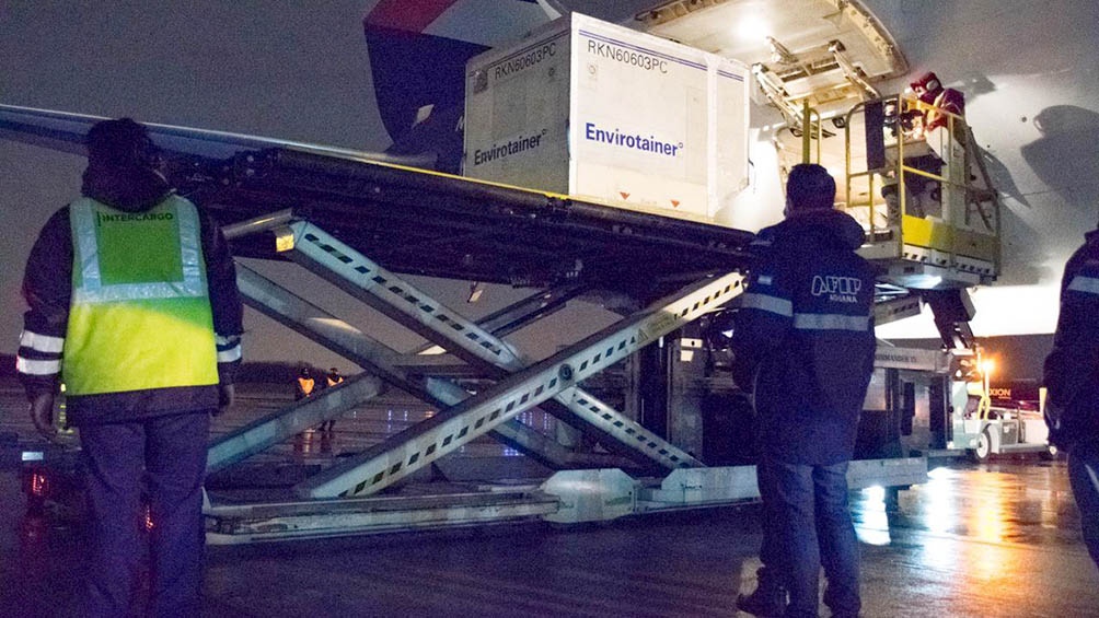 Con estos tres cargamentos, la Argentina habrá recibido 30.487.730 vacunas.