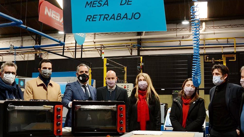 Neba lanzó una nueva línea de producción de hornos eléctricos en su planta de La Tablada en el partido bonaerense de La Matanza.