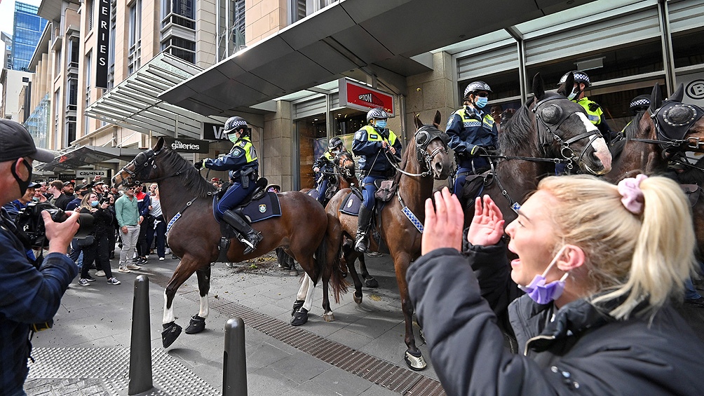 Más de 100 personas fueron multadas por perturbar el orden público y 57 fueron detenidas en Sydney.