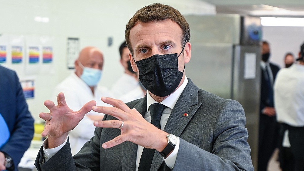 "Esta vez se quedan en casa ustedes, no nosotros", es la frase que más resonó del discurso del presidente francés Emmanuel Macron.