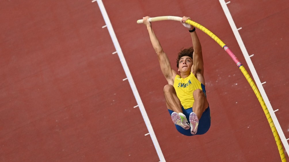 Armand Duplantis, la gran estrella del salto con pértiiga, finalista en tokio 2020 (Foto: AFP)