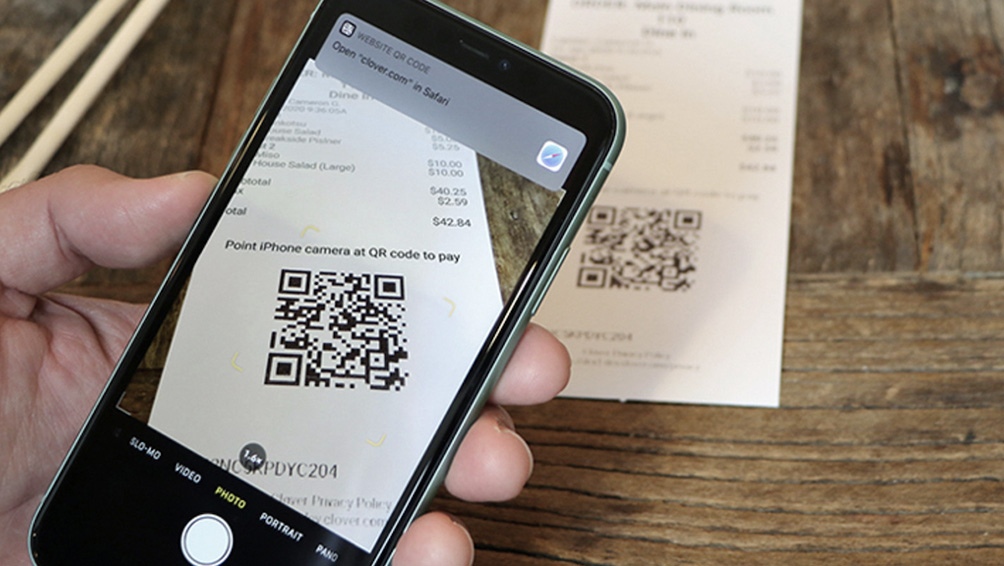 Más del 50% que empieza a cobrar con lectores de tarjetas luego empieza a ofrecer otros medios de cobro como el código QR o links de pago.
