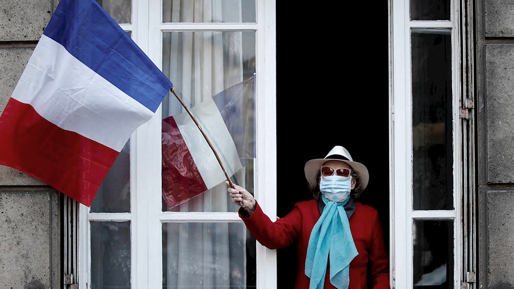 Francia acumula desde el inicio de la pandemia 5,87 millones de casos y más de 112.000 fallecimientos a causa de la enfermedad.