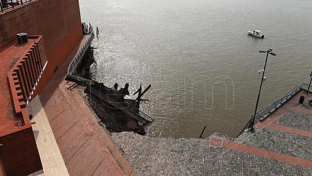 No hubo heridos por el derrumbe, en una zona habitualmente transitada. Foto: Sebastián Granata