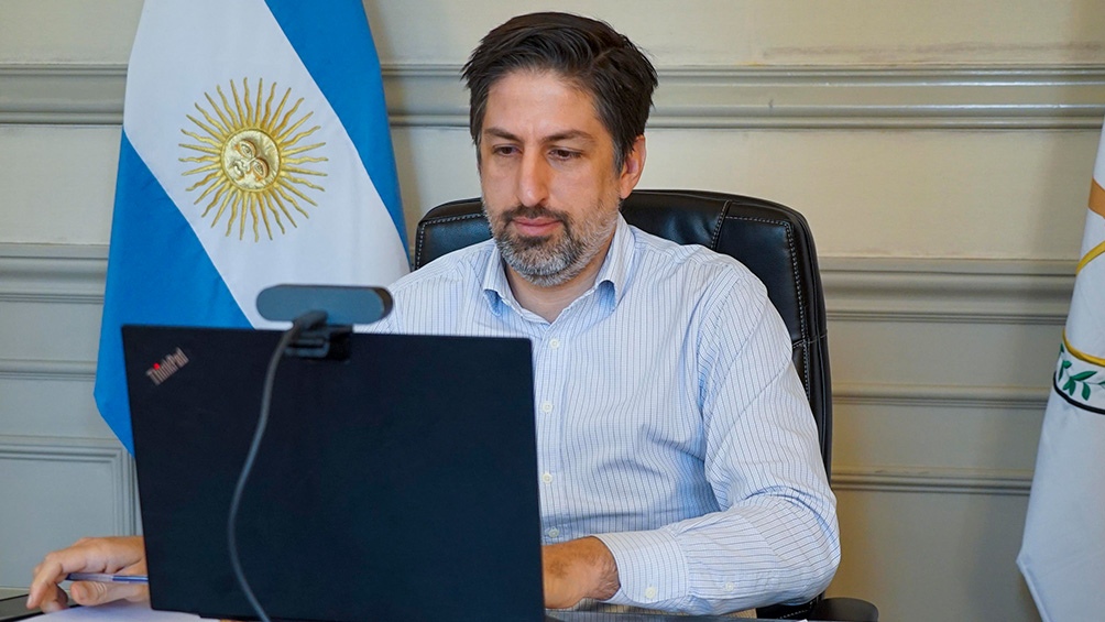 Trotta señaló que se piensa en la extensión del ciclo lectivo para "robustecer esas trayectorias educativas"