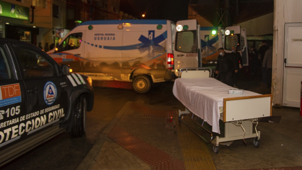 Los bomberos indicaron que pasadas las 19 que “el incendio está prácticamente controlado".