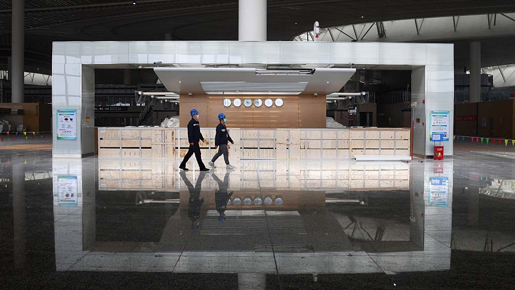 El rebrote tuvo su origen en el aeropuerto internacional de Nanjing y se extendió a 17 de las 33 provincias de China.