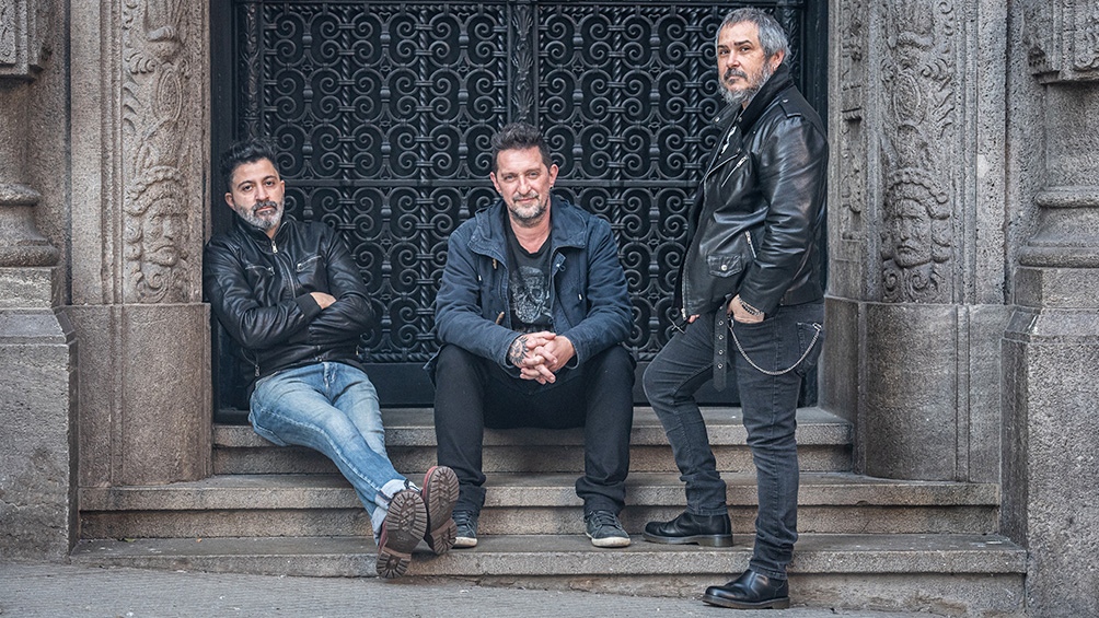 Minimal (a la derecha) con Poli y Alez Barbieri, que se presentarán en Obras
