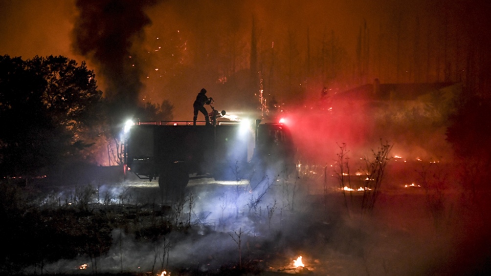 Eubea es el principal foco de incendios de la península, donde los barrancos dificultan el trabajo de los bomberos. Foto: AFP