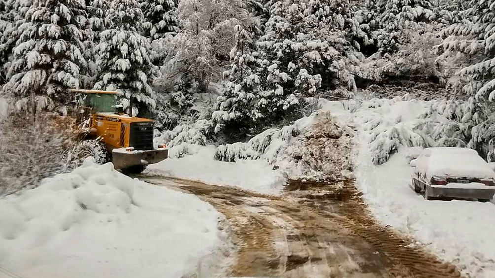 “Es una alegría porque estamos necesitando que haya nieve, pero por otro, trae algunas complicaciones”, manifestó el intendente Gustavo Genusso. 