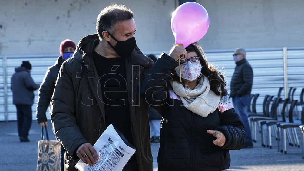 La vacunación a adolescentes entre 12 y 17 años con factores de riesgo y priorizados comienza este martes(Foto Paula Ribas)