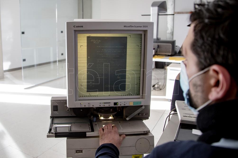 El archivo está en proceso de digitalización de sus materiales. El rubro audiovisuales ya lo está en un 75%. (Foto: Leo Vaca/Télam).