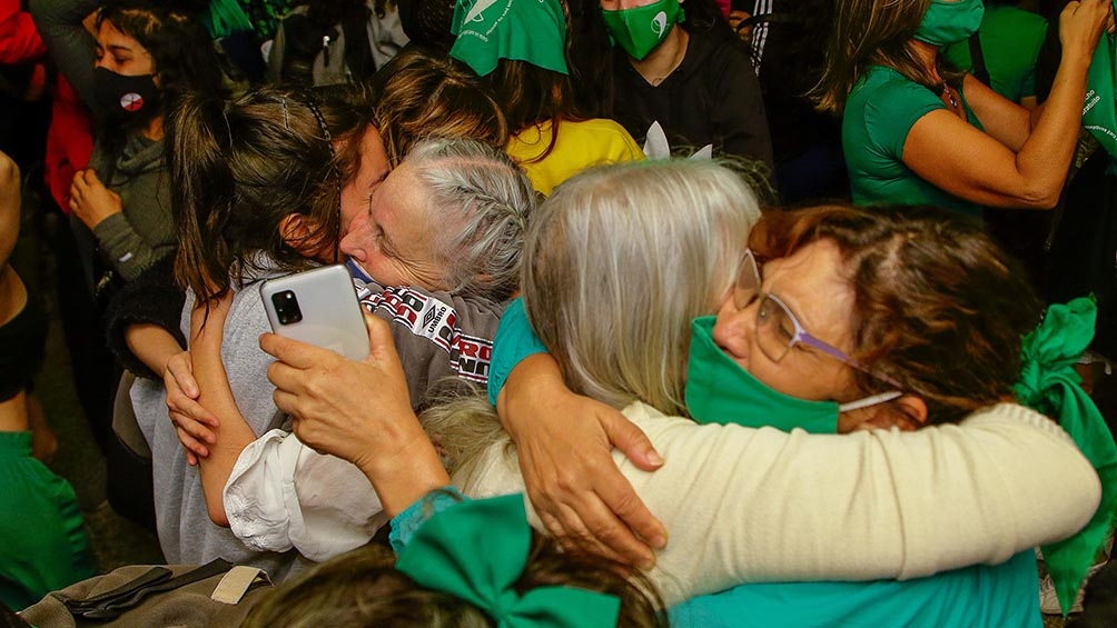 Algunos de los festejos por la sanción de la ley de la interrupción del embarazo. Ahora un fiscal quiere que no se aplique en Córdoba. 