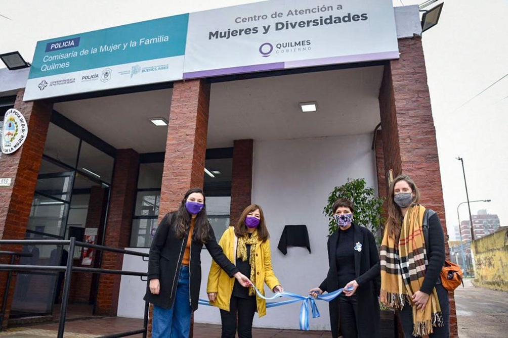 "Inauguramos este nuevo Centro de Atención para Mujeres y Diversidades", dijo Mendoza.