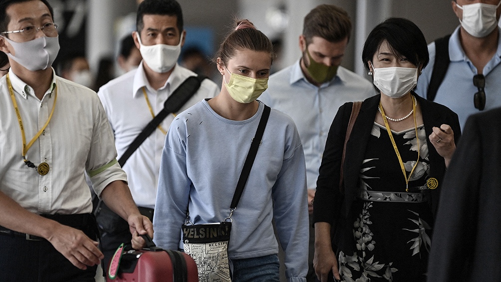 Krystsina Timanoskaya partió de Japón en un vuelo hacia Europa luego de refugiarse en la embajada de Polonia en Tokio. Foto: AFP.