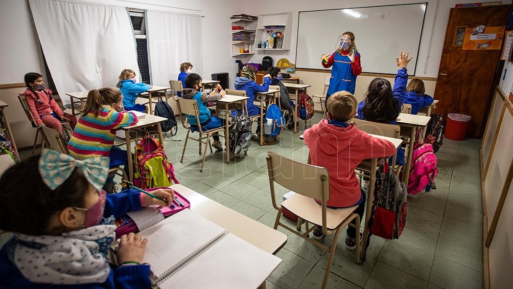 La Formación Docente propone "la revisión de los planes de estudio e incluir la formación de educadores populares".